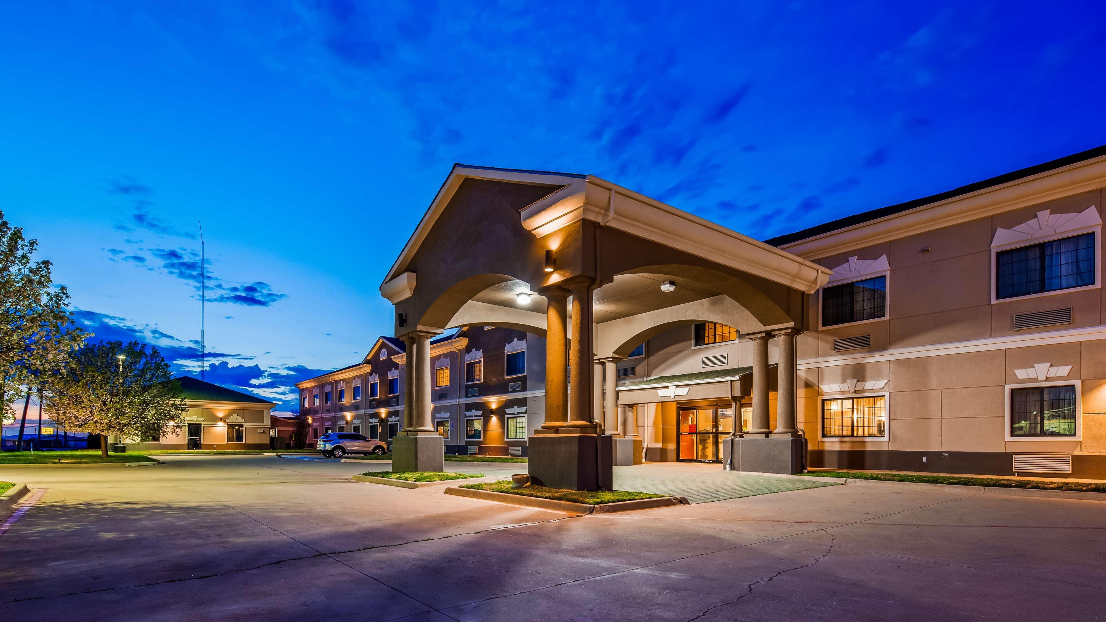 Best Western Plus Pratt Luaran gambar