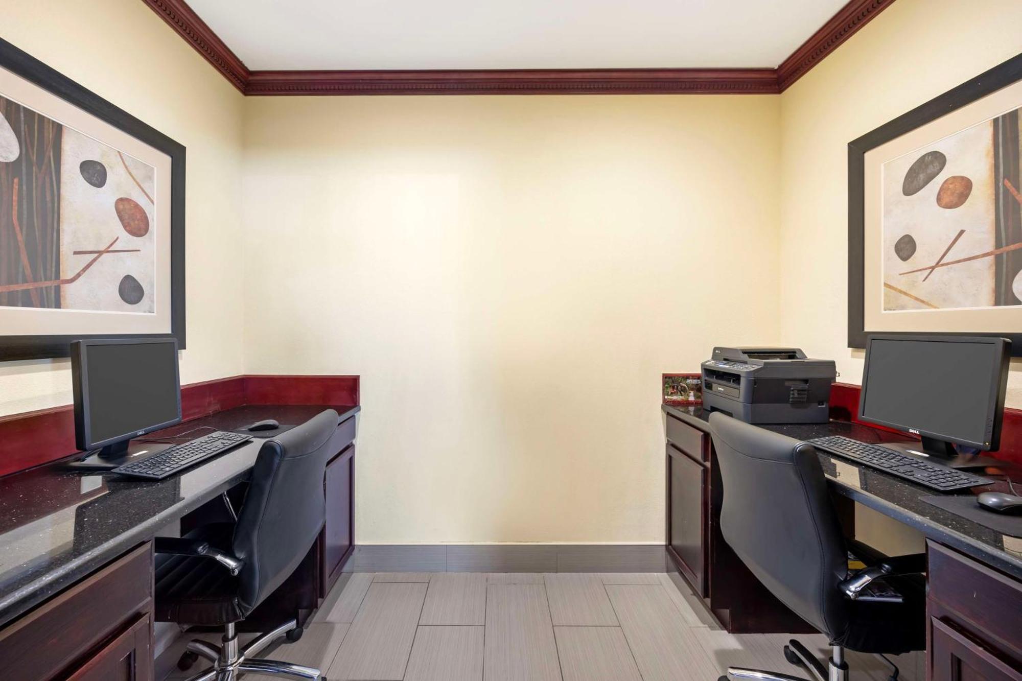 Best Western Plus Pratt Luaran gambar