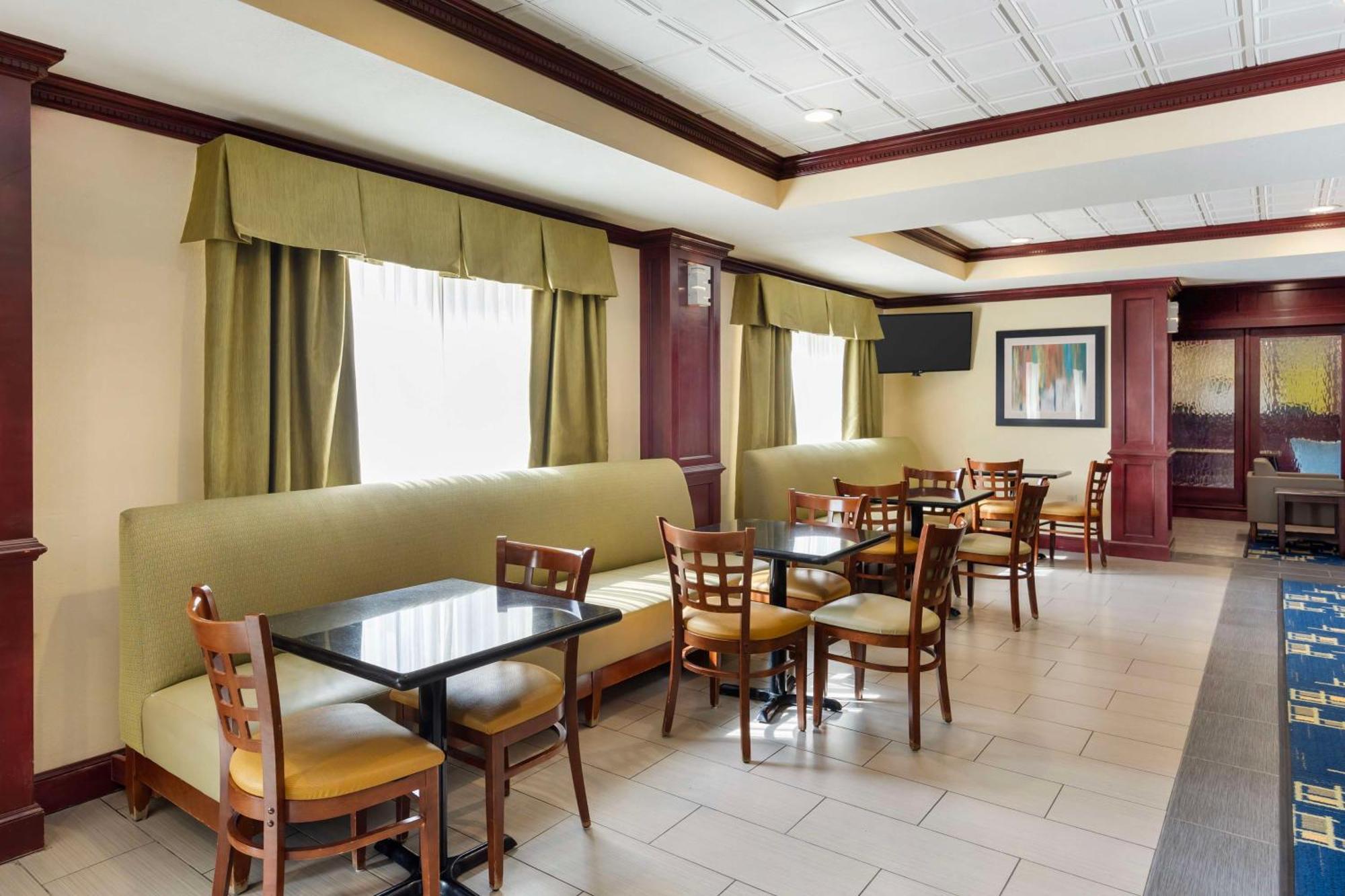 Best Western Plus Pratt Luaran gambar