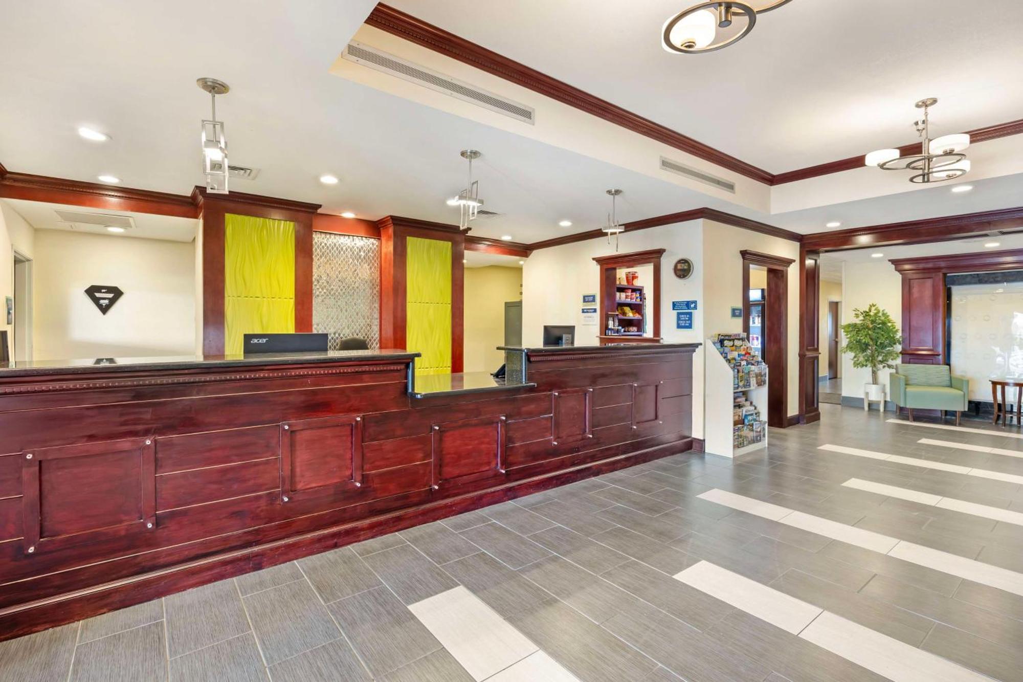Best Western Plus Pratt Luaran gambar