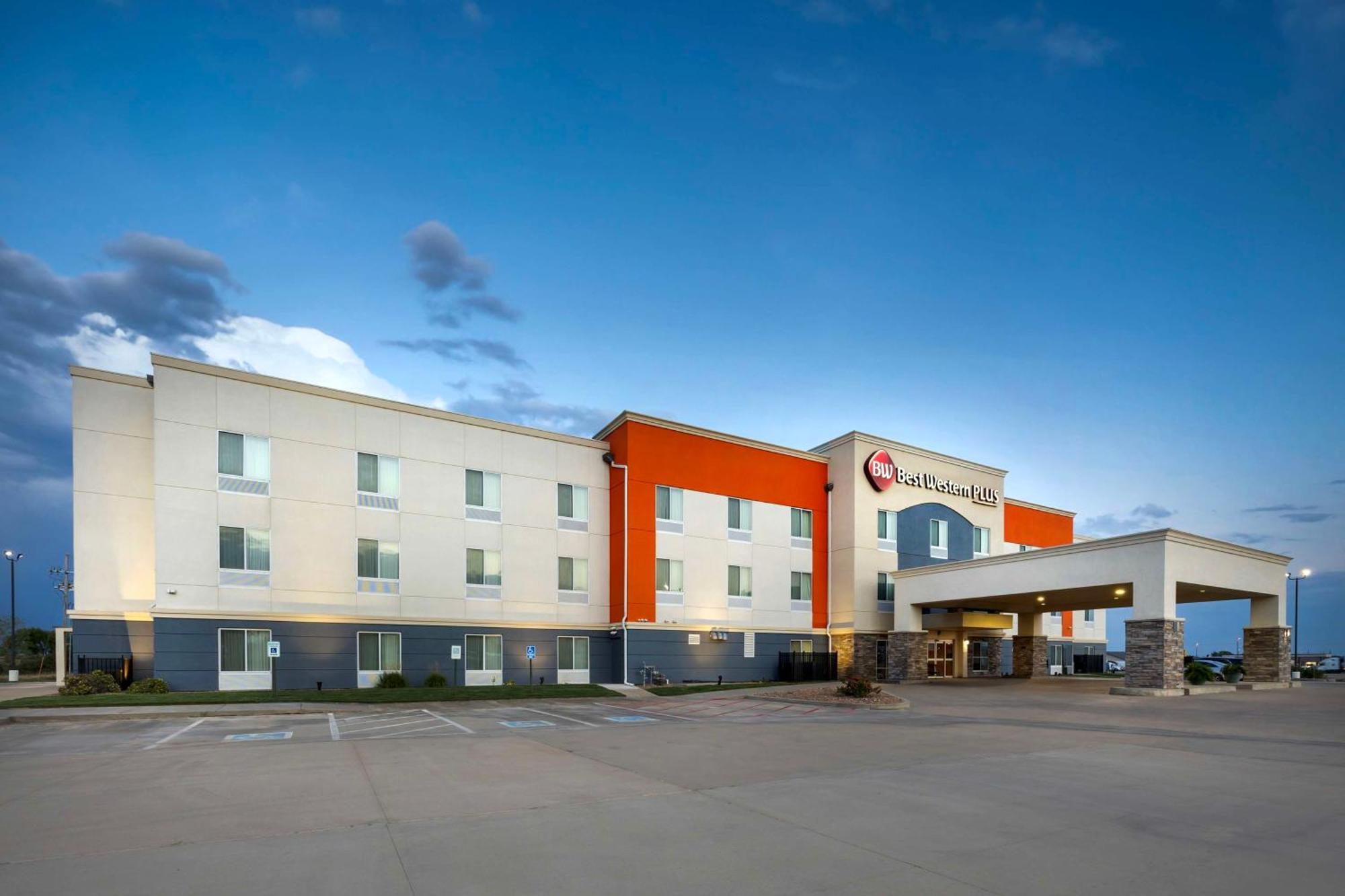 Best Western Plus Pratt Luaran gambar