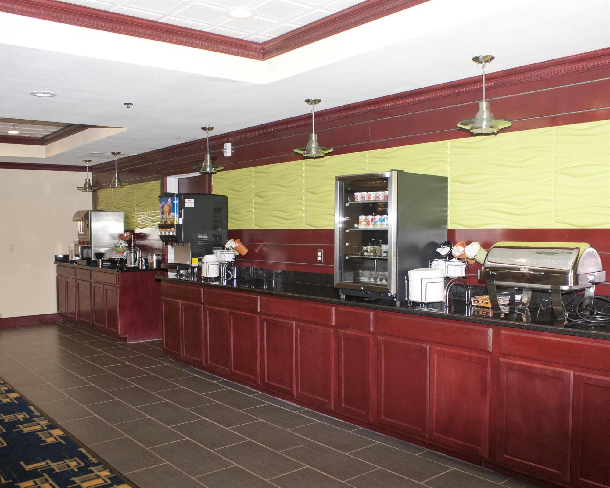 Best Western Plus Pratt Luaran gambar
